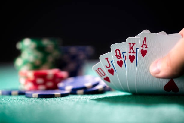 dingdong app dashboard showing Bali Vacation, live blackjack, and Liga 1 markets