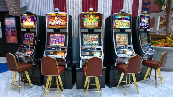 dingdong deposit flow showing QRIS, DANA, OVO payment options on mobile screen